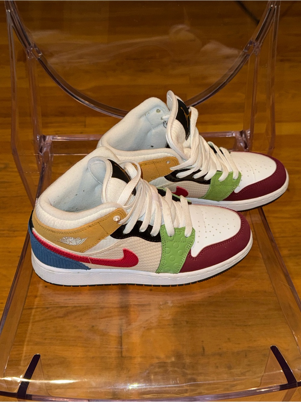 Nike Kids Multicolor Low-Top Sneakers - White/Red/Green/Maroon/Gold/Blue size 5Y